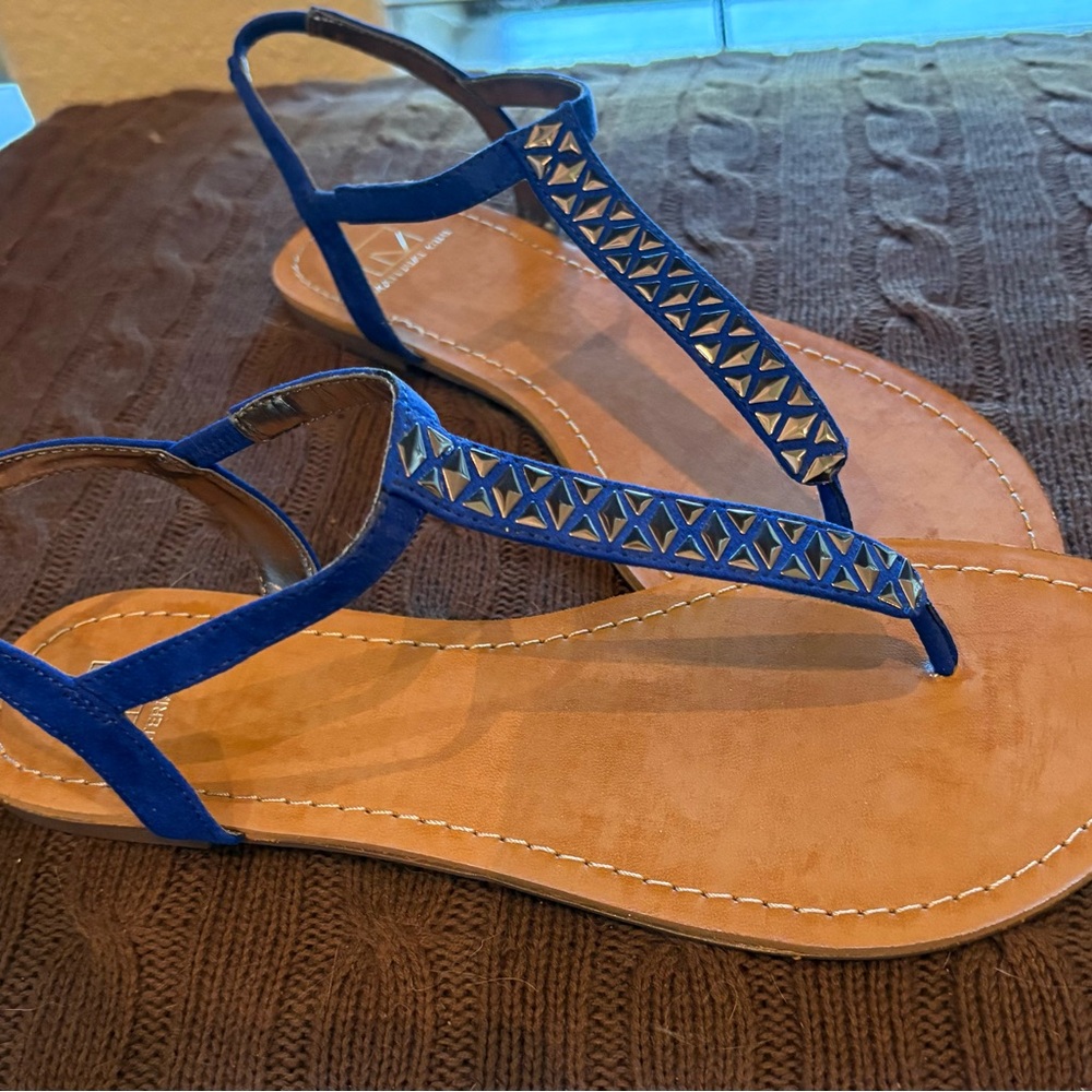 MATERIAL GIRL-Silver Studded Thong Sandals-Blue-NWT